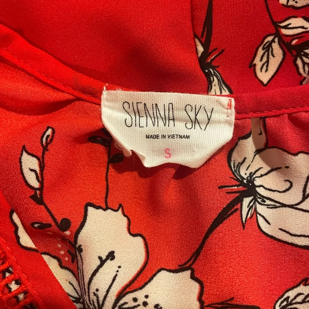 Sienna Sky Red Floral‎ Mini Dress Small - Picture 6 of 7